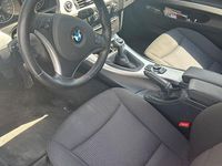 Usado BMW 316 116 HP (85 kW) 2011 Preto Sedan