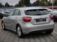 Gebraucht Mercedes A180 122 PS (89 kW) 2015 Silber Limousine