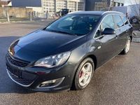 Gebraucht Opel Astra Sport 140 PS (102 kW) 2013 Andere Limousine
