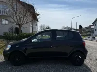 Gebraucht Toyota Yaris 65 PS (47 kW) 2003 Schwarz Limousine