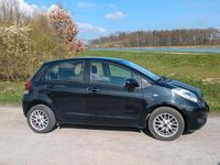 Gebraucht Toyota Yaris 99 PS (72 kW) 2011 Schwarz Kleinwagen