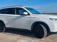 Gebraucht Mitsubishi Outlander 150 PS (110 kW) 2015 Weiß SUV