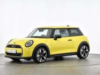 Używany Mini Cooper S Classic 204 KM (150 kW) 2024 Żółty Hatchback