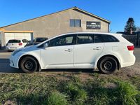 Gebraucht Toyota Avensis 147 PS (108 kW) 2012 Weiß Kombi