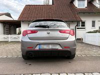 Gebraucht Alfa Romeo Giulietta 150 PS (110 kW) 2017 Grau Kleinwagen
