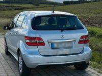 Gebraucht Mercedes B160 95 PS (69 kW) 2011 Silber Van / Kleinbus