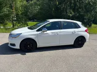 Gebraucht Citroën C4 Attraction 131 PS (96 kW) 2014 Weiß Limousine