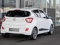 Gebraucht Hyundai i10 Passion 87 PS (63 kW) 2016 Weiß Kleinwagen