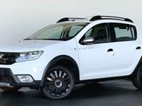 Gebraucht Dacia Sandero Celebration 90 PS (66 kW) 2017 Weiss/ arktisweiss / uni Kleinwagen