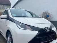 Gebraucht Toyota Aygo X-wave 69 PS (50 kW) 2015 Weiß Kleinwagen