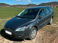 Usado Ford Focus 100 CV (73 kW) 2005 Gris Familiar