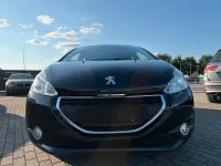 Gebraucht Peugeot 208 95 PS (69 kW) 2012 Schwarz Kleinwagen