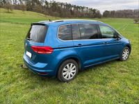 Gebraucht VW Touran Highline 150 PS (110 kW) 2019 Blau Van / Kleinbus