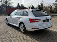 Gebraucht Skoda Superb 190 PS (139 kW) 2016 Weiß Kombi