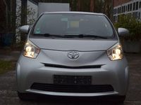 Gebraucht Toyota iQ 69 PS (50 kW) 2011 Silber Kleinwagen