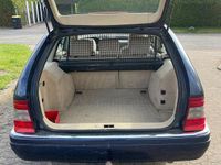 Gebraucht Mercedes C180 Elegance 122 PS (89 kW) 1997 Blau Kombi