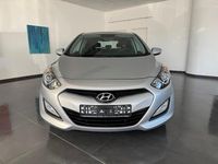 Gebraucht Hyundai i30 Classic 99 PS (72 kW) 2013 Silber Limousine
