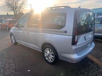 Gebraucht VW Caddy Maxi Life 122 PS (89 kW) 2023 Silber Van / Kleinbus