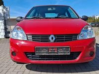 Używany Renault Clio II Campus 58 KM (42 kW) 2011 Czerwony Hatchback