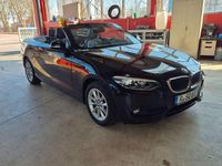 Gebraucht BMW 220 Sport Line 184 PS (135 kW) 2018 Schwarz Cabrio