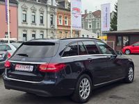 Gebraucht Mercedes C180 122 PS (89 kW) 2019 Blau Kombi