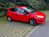 Gebraucht Ford Fiesta 69 PS (50 kW) 2015 Rot Kleinwagen