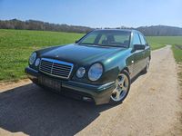 Gebraucht Mercedes E320 Avantgarde 220 PS (161 kW) 1997 Amazonitgruen Limousine