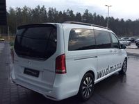 Gebraucht Mercedes EQV300 150 kW (204 PS) 2023 Weiß Van / Kleinbus