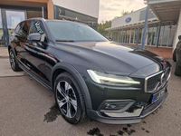 Gebraucht Volvo V60 CC Plus 197 PS (144 kW) 2023 Onyx black Kombi