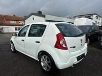 Gebraucht Dacia Sandero Basis 75 PS (55 kW) 2009 Gletscherweiss Kleinwagen
