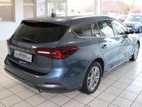 Gebraucht Ford Focus Titanium 125 PS (91 kW) 2023 Chromablau metallic Kombi