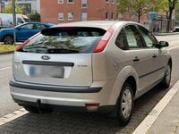 Second-hand Ford Focus 2004 Argintiu Berlinǎ