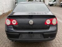 Gebraucht VW Passat 105 PS (77 kW) 2005 Schwarz Limousine