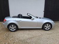 Second-hand Mercedes SLK200 163 CP (119 kW) 2006 Argintiu Cabrio