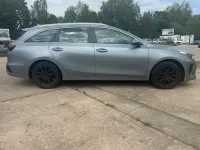 Usado Kia Ceed 136 CV (100 kW) 2019 Plateado Utilitario