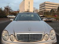 Gebraucht Mercedes E200 163 PS (119 kW) 2005 Gold Limousine