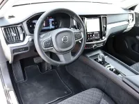 Gebraucht Volvo V60 Core 163 PS (119 kW) 2024 Crystal white Kombi