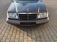 Gebraucht Mercedes E200 136 PS (100 kW) 1995 Braun Limousine