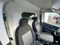 Gebraucht Fiat Doblò 95 PS (69 kW) 2019 Weiß Van / Kleinbus