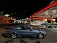 Gebraucht Mercedes E200 163 PS (119 kW) 2003 Blau Limousine