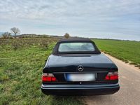 Gebraucht Mercedes E200 Edition 136 PS (100 kW) 1997 Schwarz Cabrio