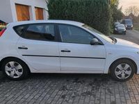 Gebraucht Hyundai i30 108 PS (79 kW) 2009 Weiß Kombi