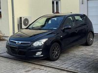 Gebraucht Hyundai i30 109 PS (80 kW) 2010 Schwarz Kleinwagen