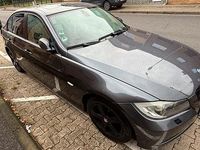 Gebraucht BMW 320 177 PS (130 kW) 2008 Grau Limousine