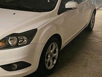 Gebraucht Ford Focus Titanium 145 PS (106 kW) 2008 Weiß Limousine