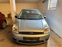 Gebraucht Ford Fiesta 80 PS (58 kW) 2005 Blau Kleinwagen