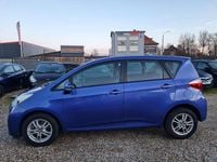 Gebraucht Toyota Verso-S Life 99 PS (72 kW) 2011 Satin blue mm Van / Kleinbus