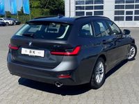 Gebraucht BMW 318 Advantage 156 PS (114 kW) 2021 Grau Kombi