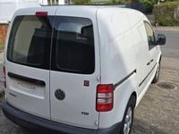 Usado VW Caddy 102 HP (75 kW) 2011 Verde Monovolume