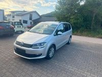 Gebraucht VW Sharan Trendline 150 PS (110 kW) 2019 Silber Van / Kleinbus